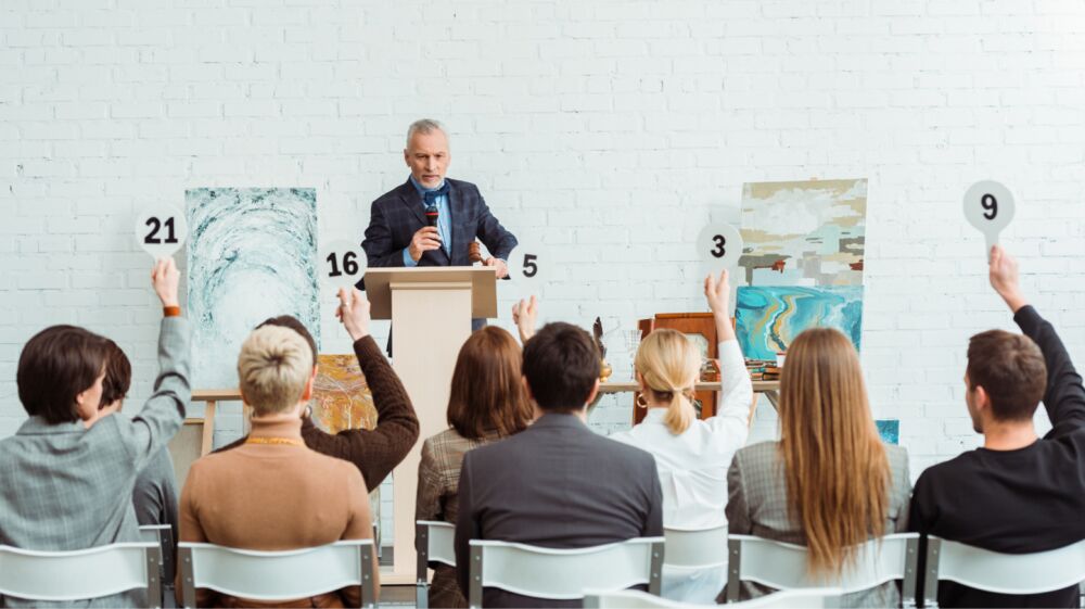 How to Become an Auctioneer for a Leading Auction Company in Leawood photo